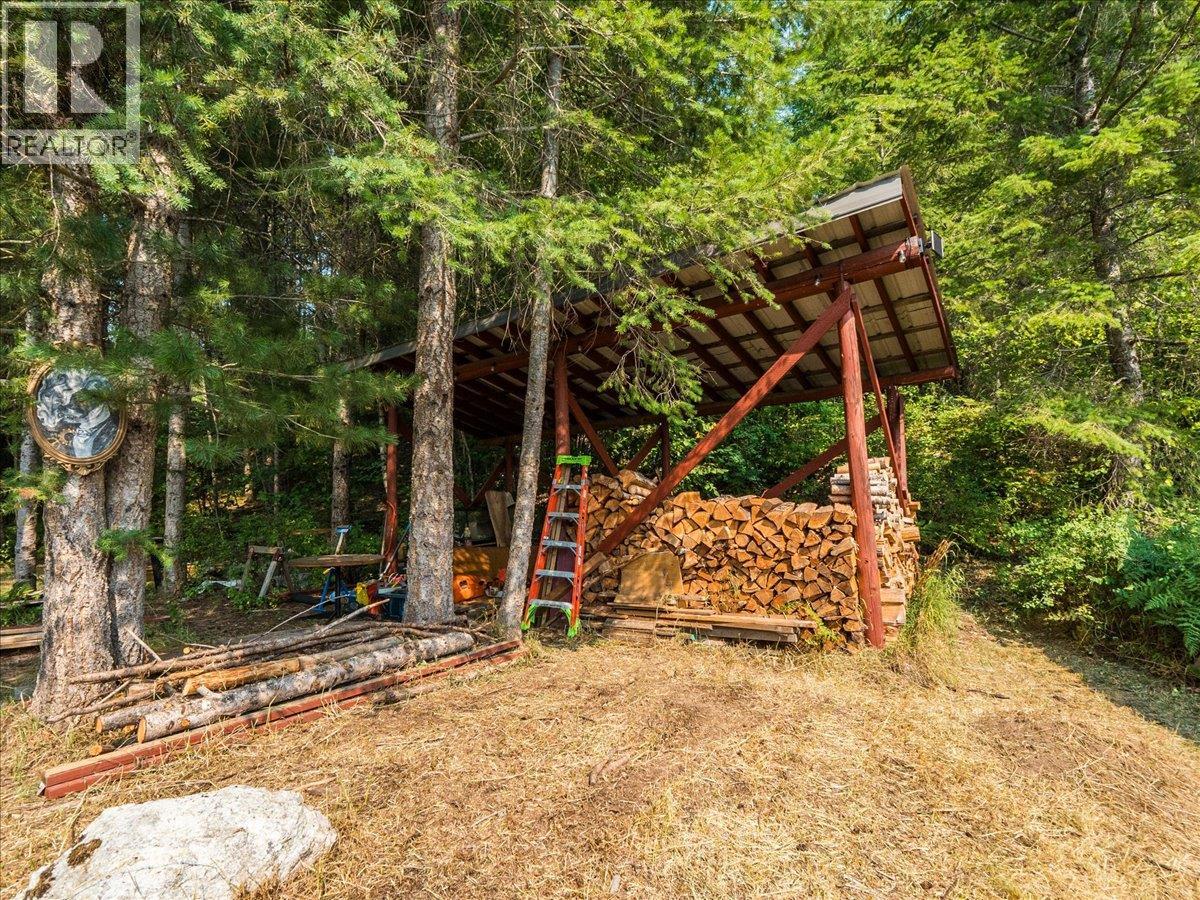 8864 SLOCAN S Road - 43