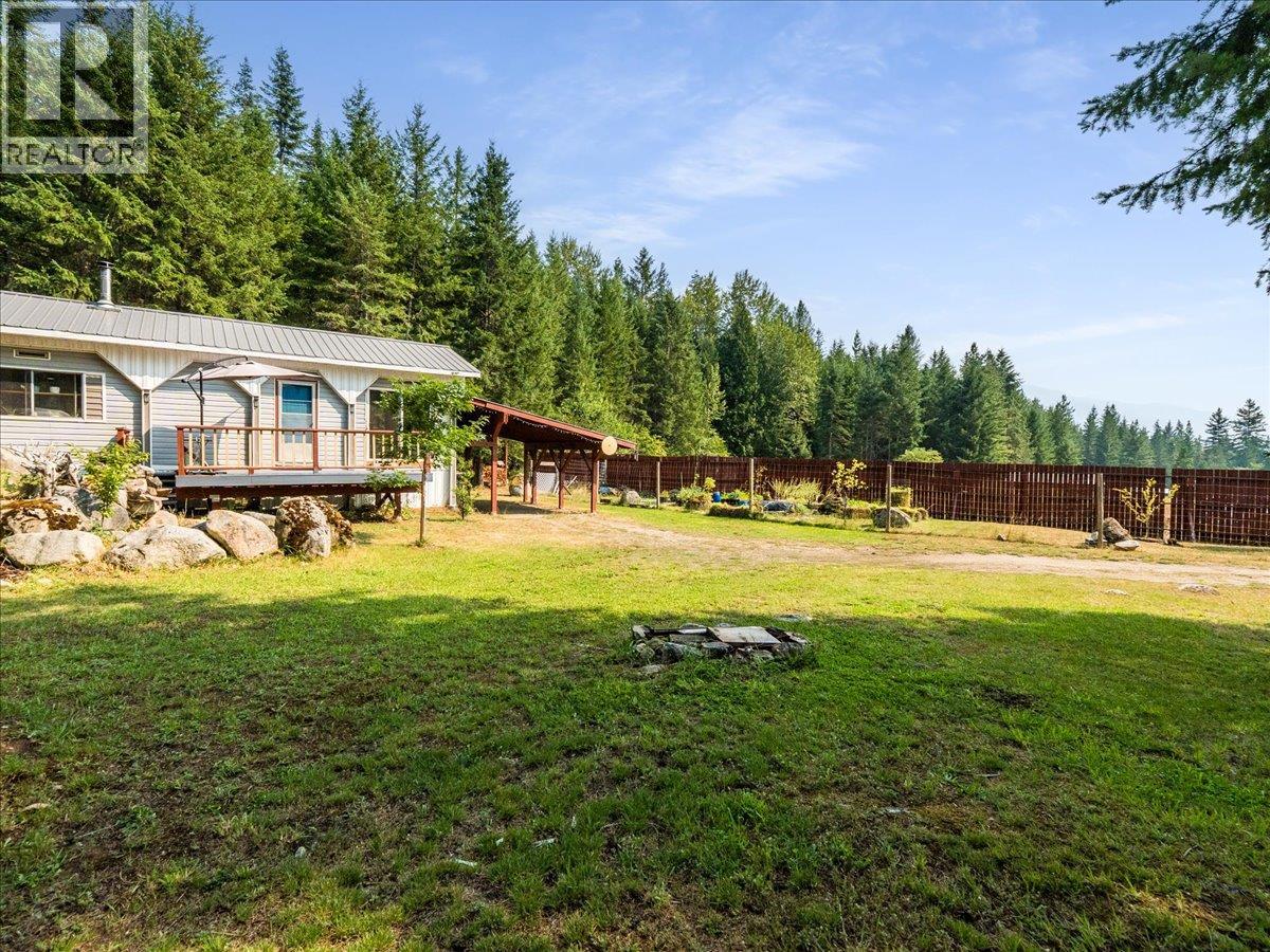 8864 SLOCAN S Road - 40