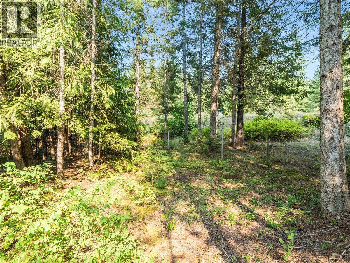 8864 SLOCAN S Road - 62