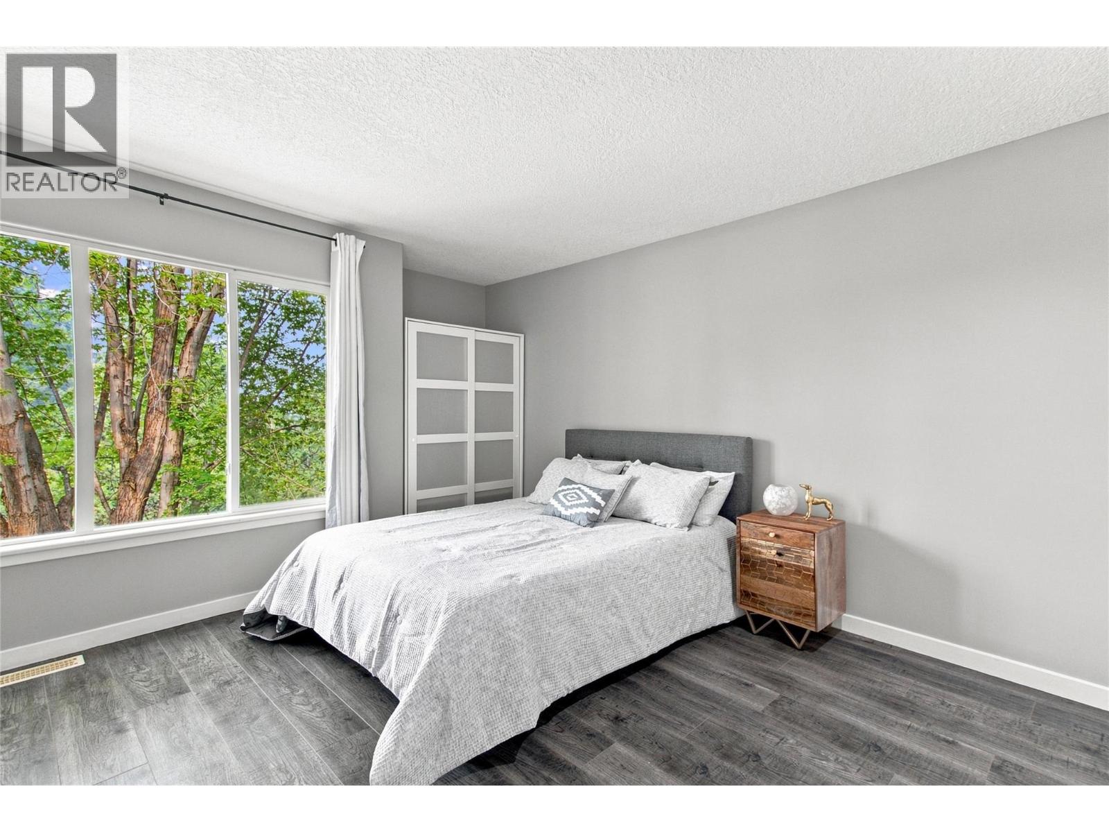 #7 411 ABERDEEN Drive - 23