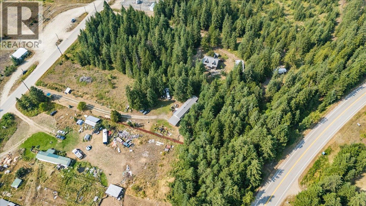 8864 SLOCAN S Road - 84