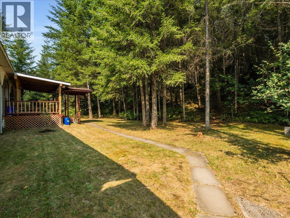 8864 SLOCAN S Road - 70