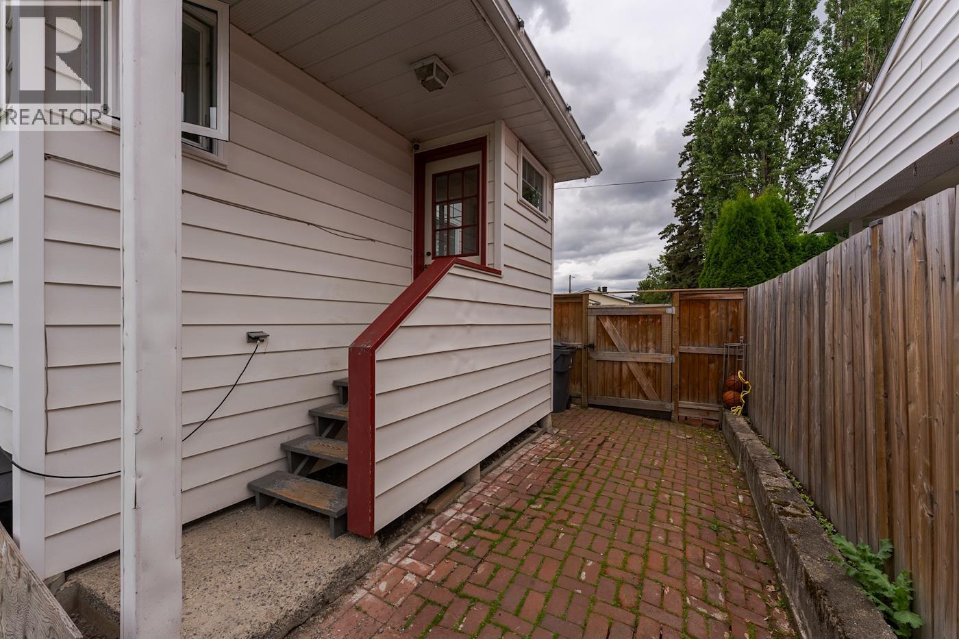 Photo 35 of 41 — 1576 HEMLOCK STREET · Prince George, BC