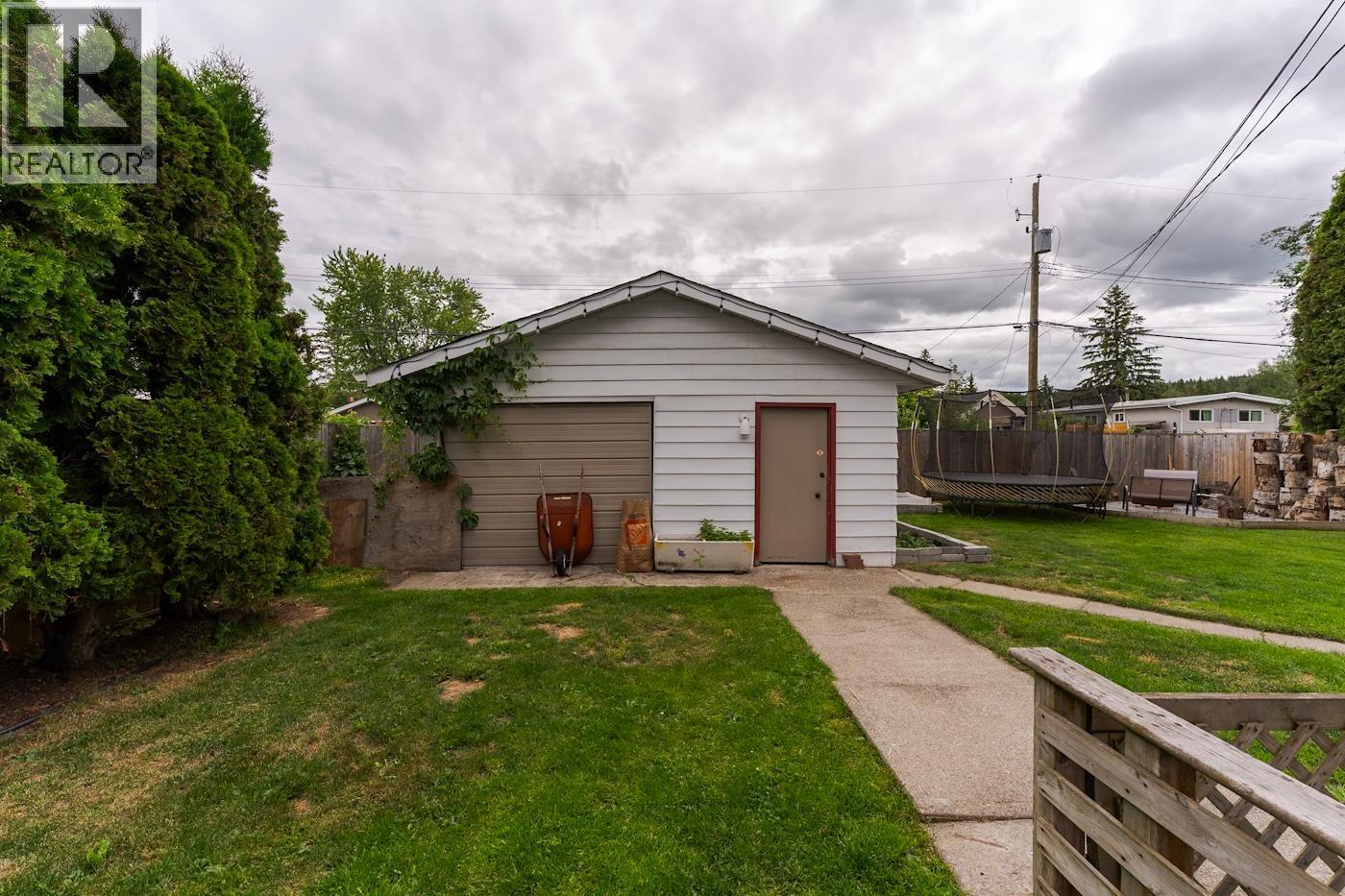 Photo 37 of 41 — 1576 HEMLOCK STREET · Prince George, BC