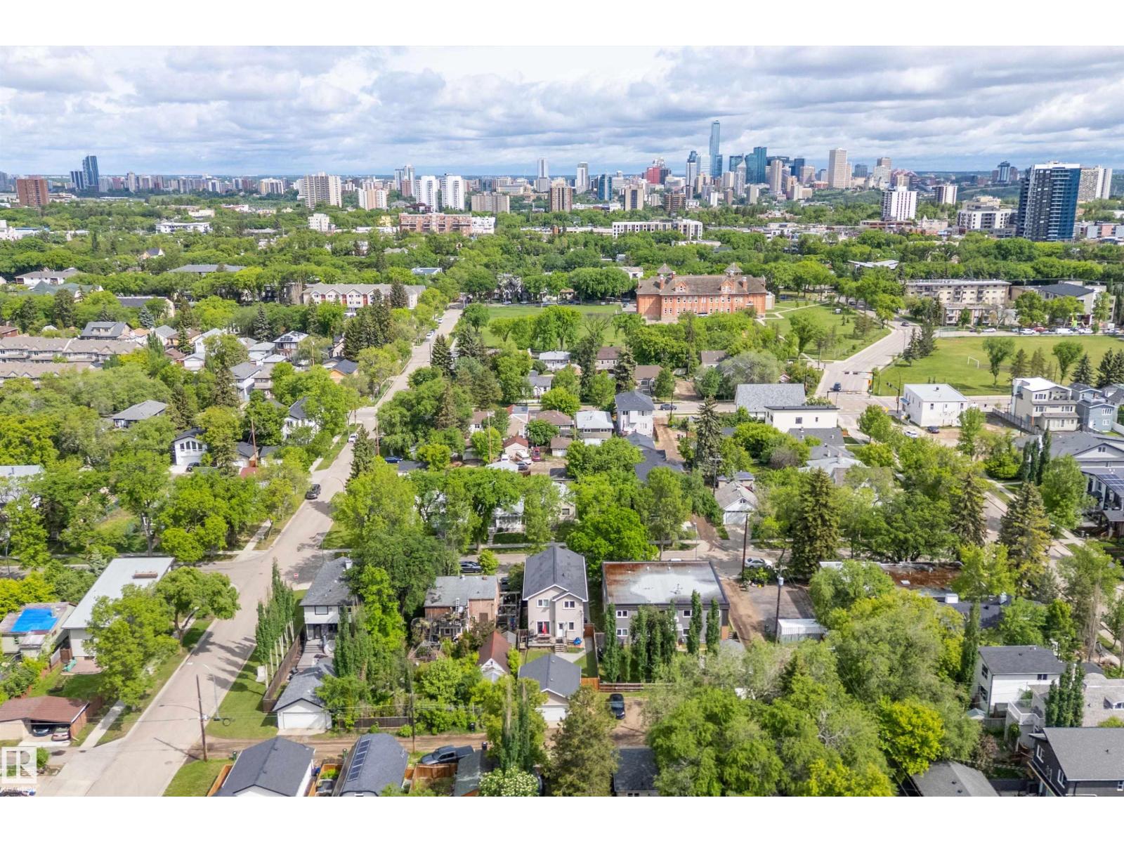 10623 75 Avenue NW - Photo 20