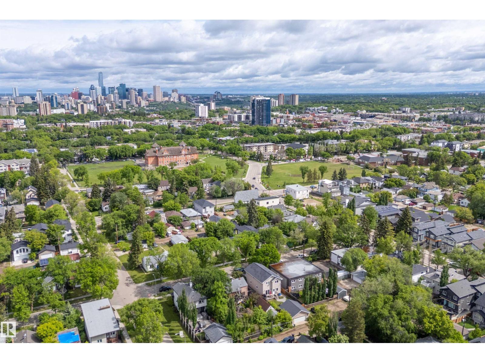 10623 75 Avenue NW - Photo 22