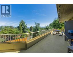 5578 Oakglen Drive, Burnaby, BC V5H3M5 Photo 11
