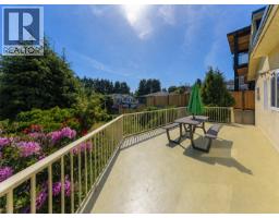 5578 Oakglen Drive, Burnaby, BC V5H3M5 Photo 9