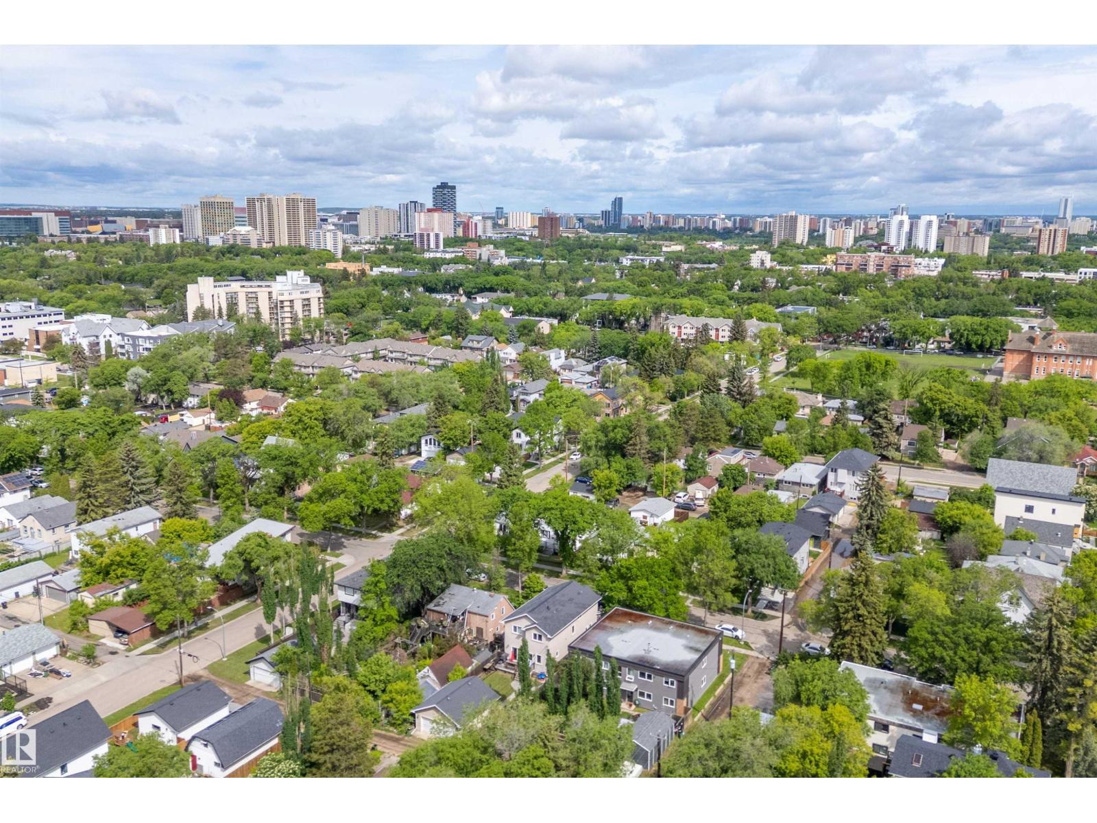 10623 75 Avenue NW - Photo 23
