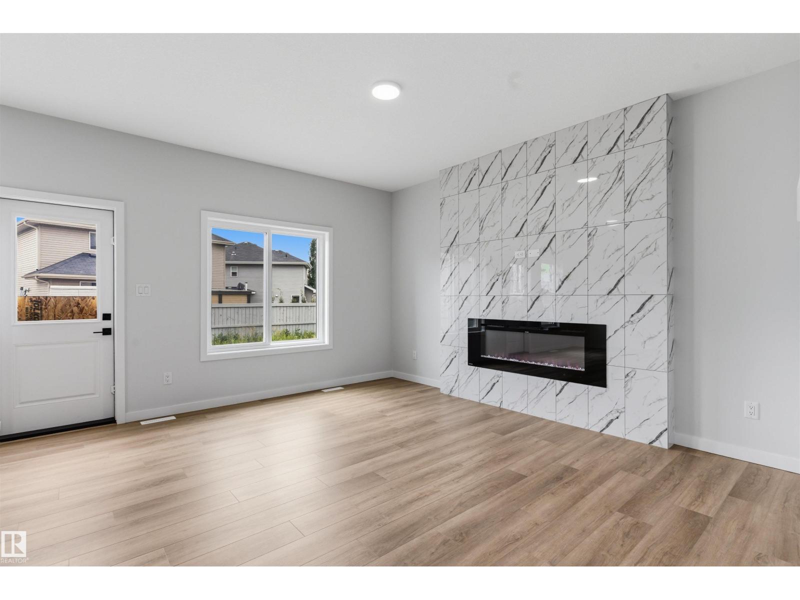 8815 181 AV NW - 2