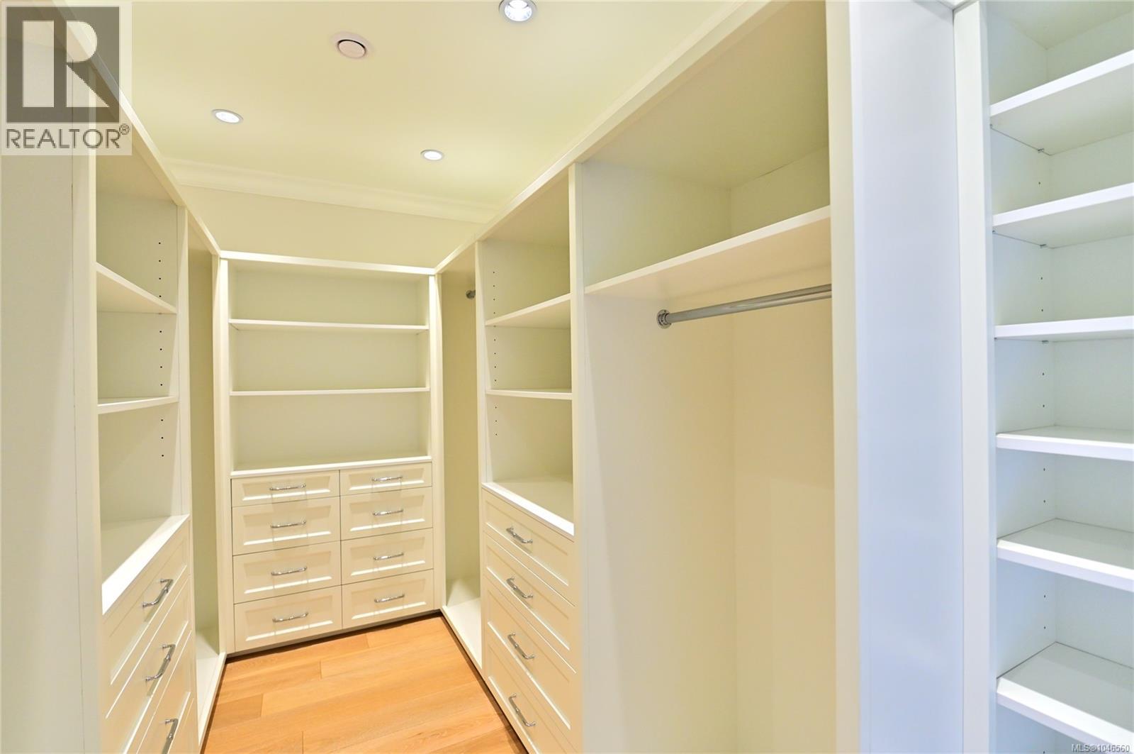 2777 Dewdney Ave - 28
