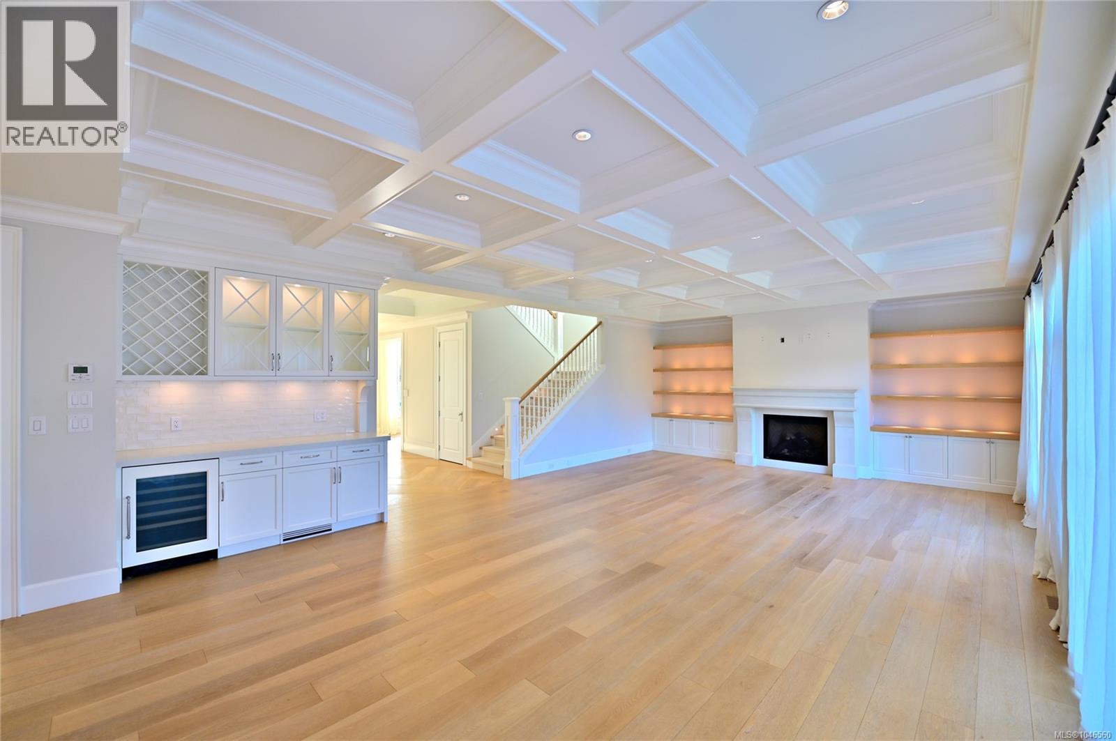 2777 Dewdney Ave - 3