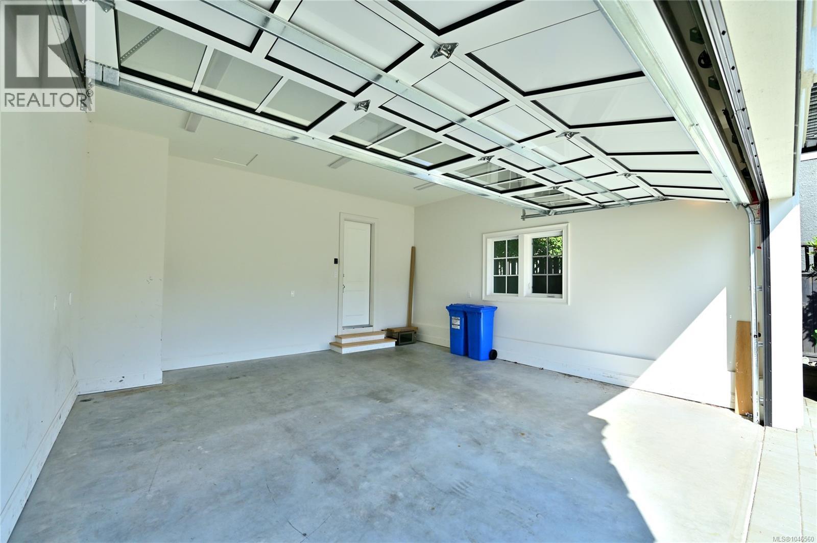 2777 Dewdney Ave - 46