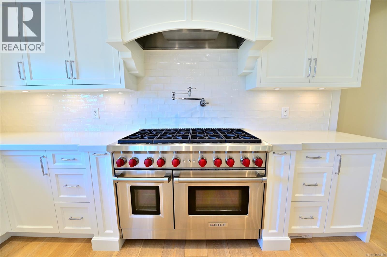 2777 Dewdney Ave - 5