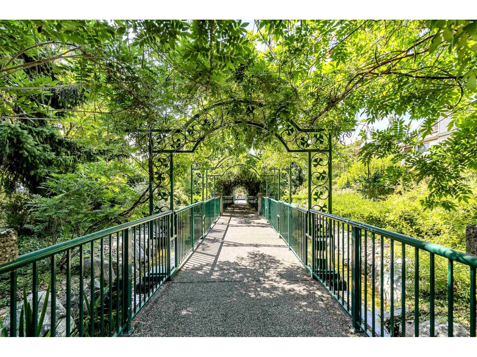 105 13888 70 AVENUE, Surrey