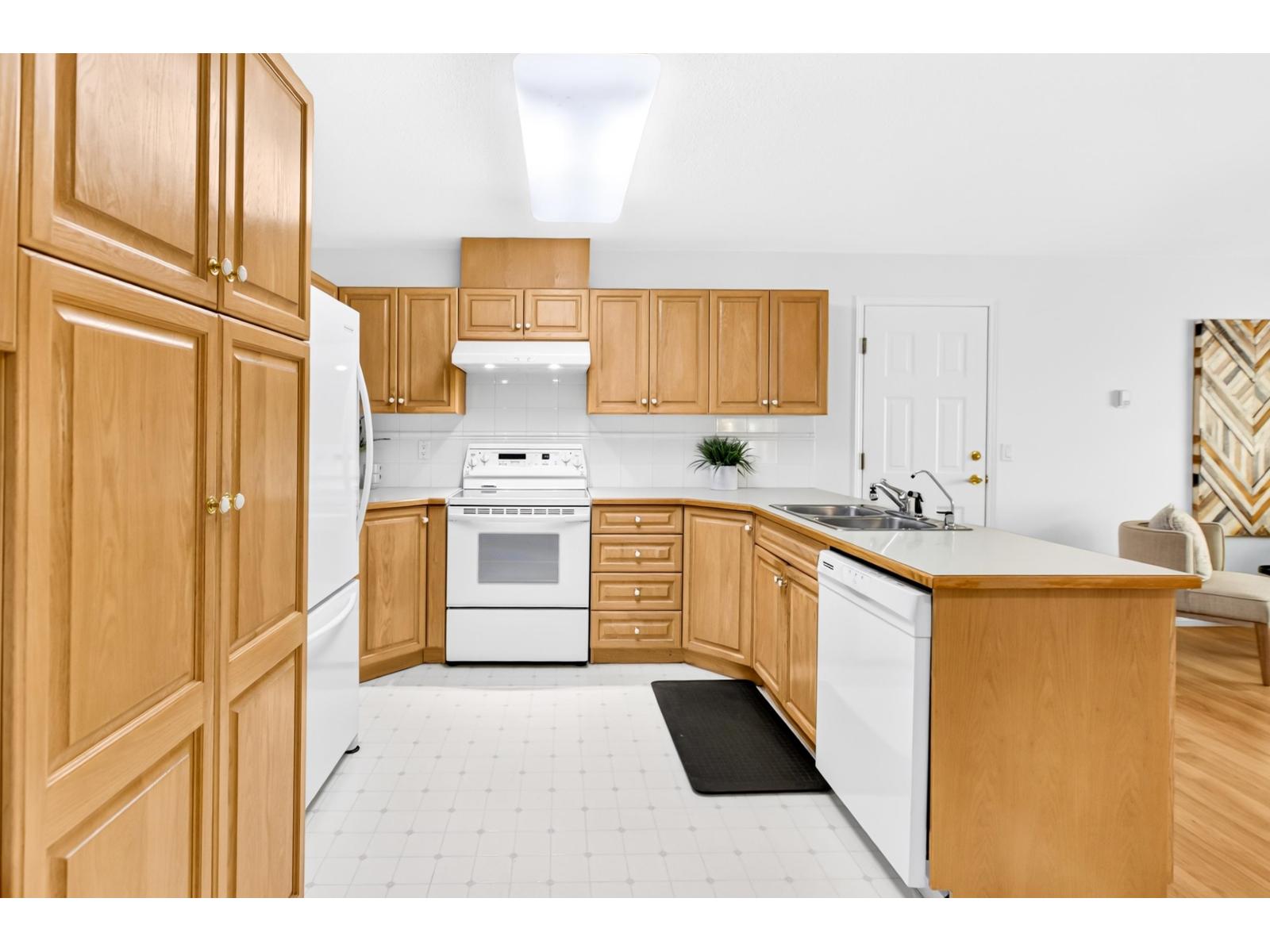 105 13888 70 AVENUE, Surrey