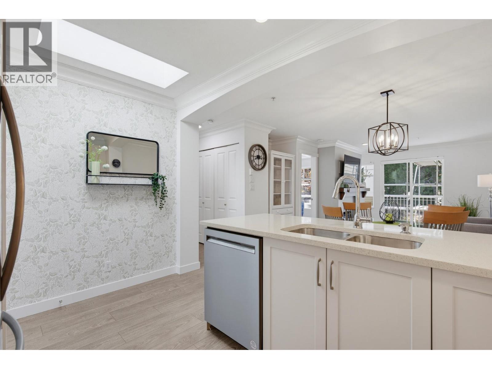408 1428 PARKWAY BOULEVARD, Coquitlam