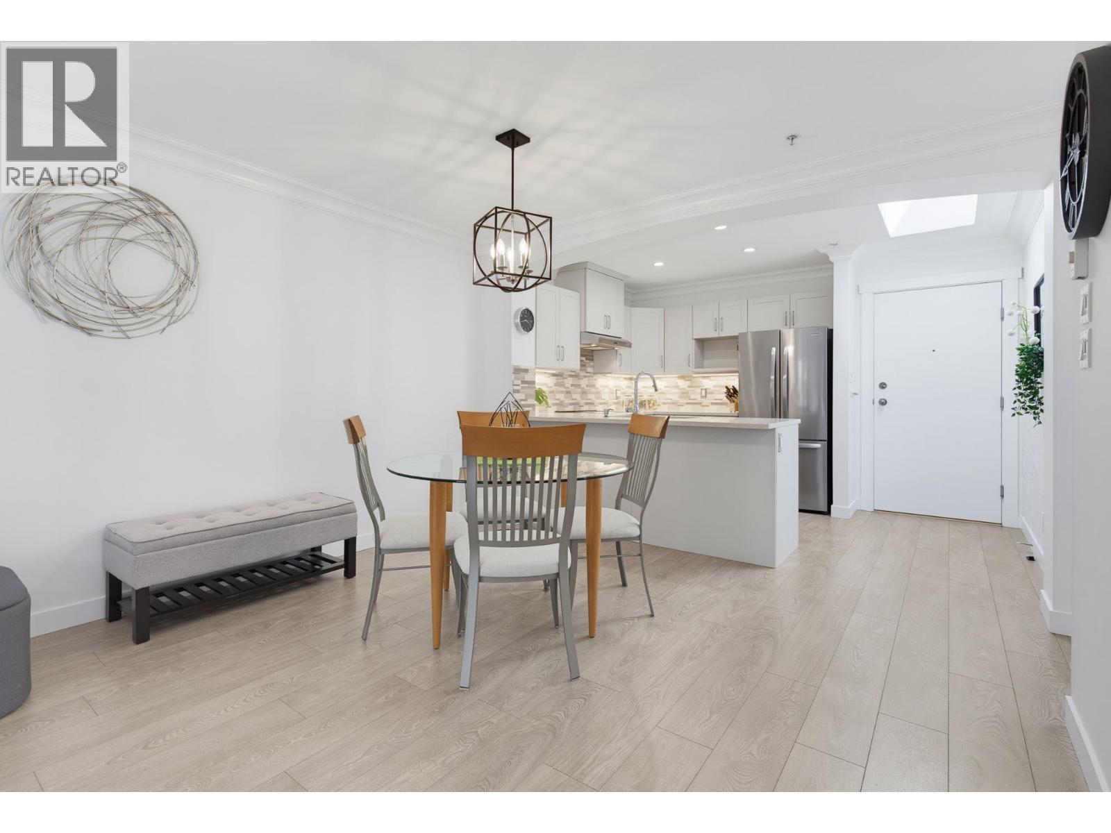 408 1428 PARKWAY BOULEVARD, Coquitlam