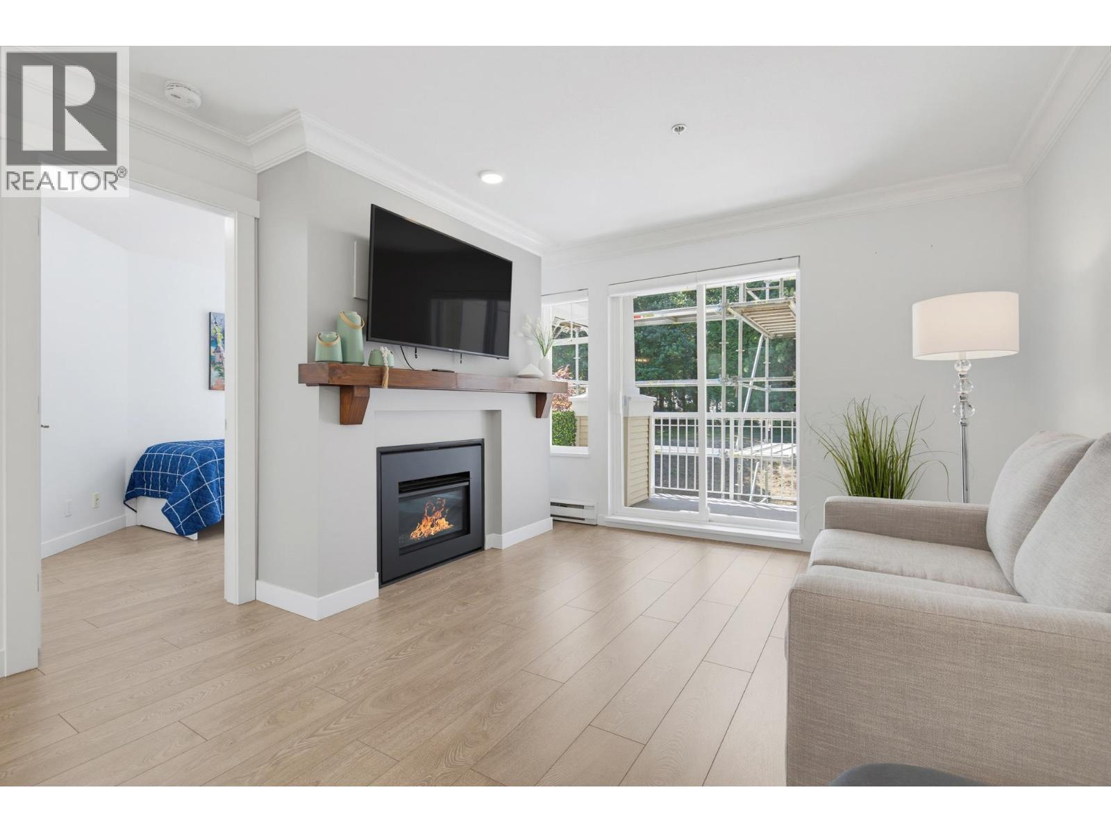 408 1428 PARKWAY BOULEVARD, Coquitlam
