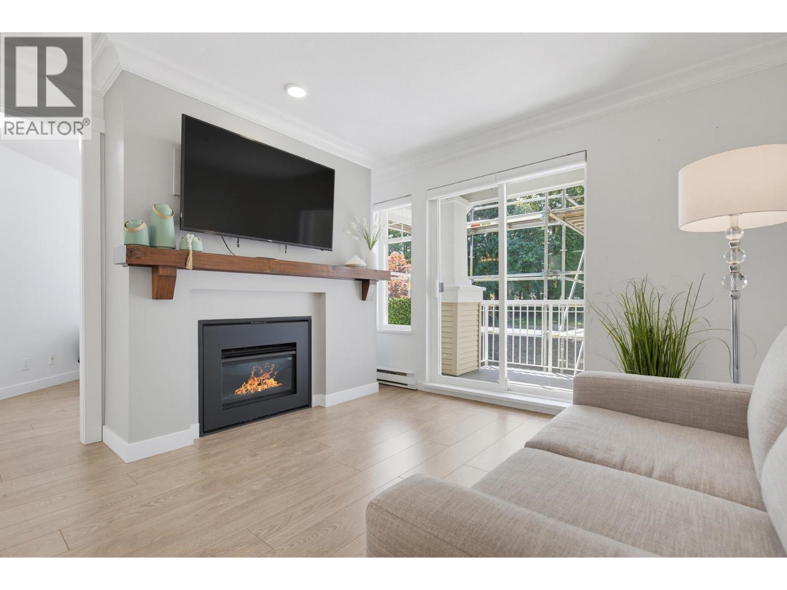 408 1428 PARKWAY BOULEVARD, Coquitlam