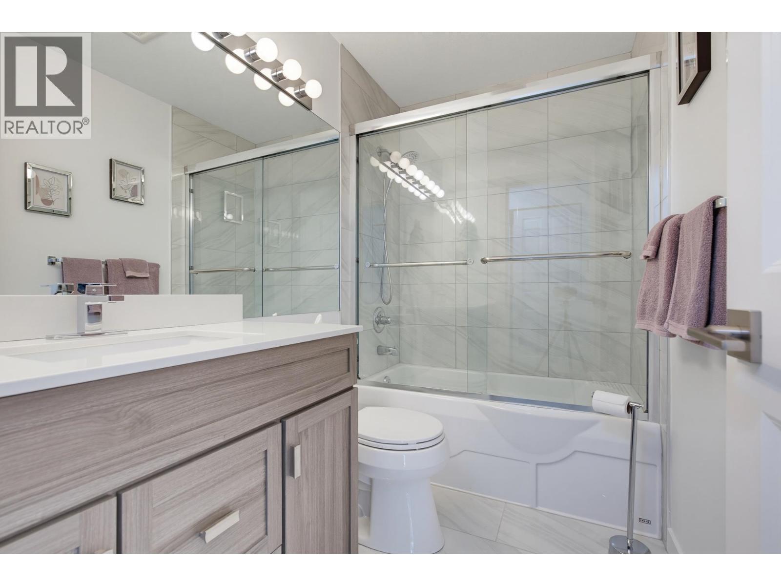 408 1428 PARKWAY BOULEVARD, Coquitlam