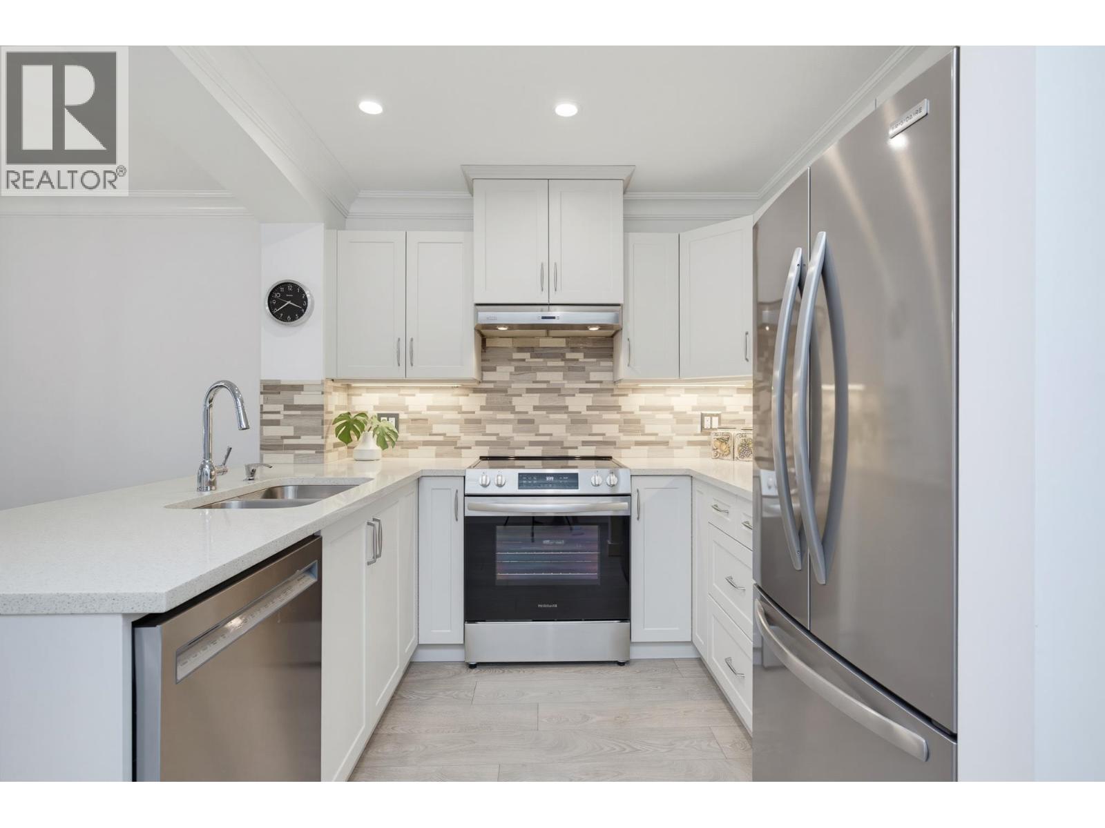 408 1428 PARKWAY BOULEVARD, Coquitlam