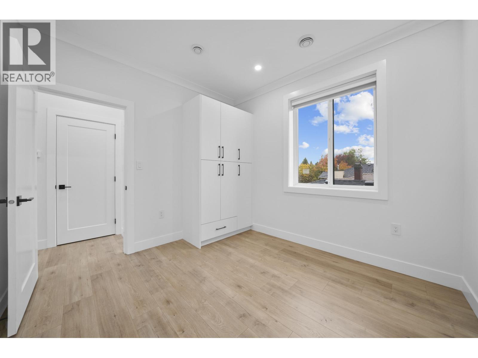 2995 E 17TH AVENUE, Vancouver
