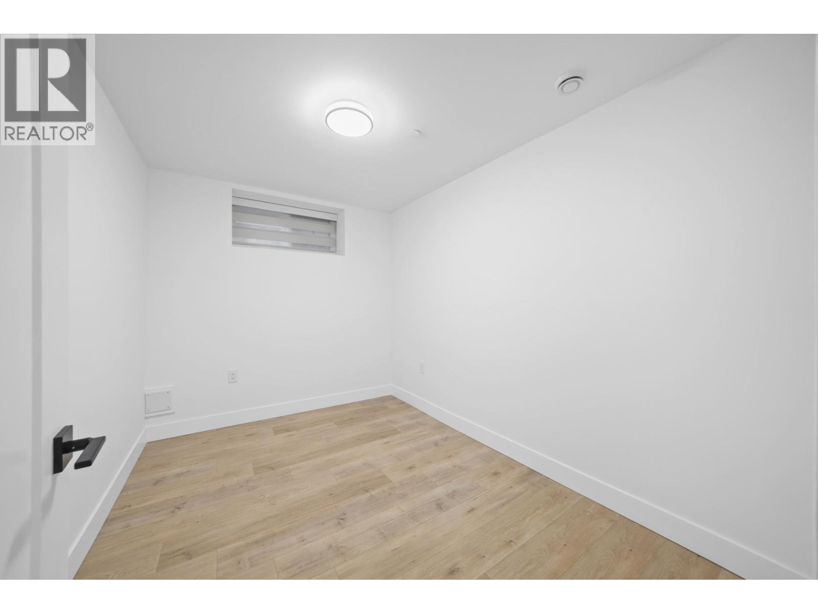 2995 E 17TH AVENUE, Vancouver