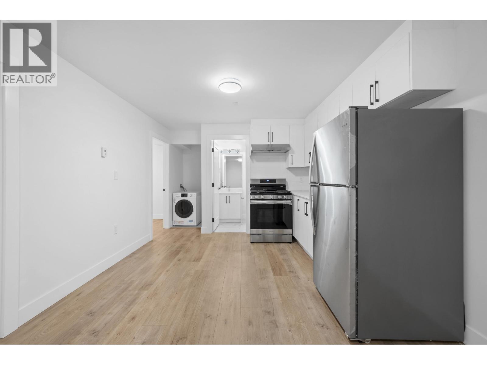 2995 E 17TH AVENUE, Vancouver