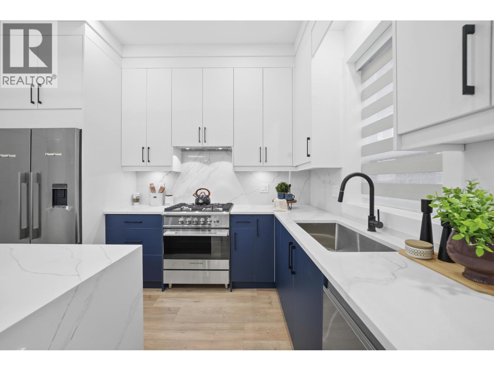 2995 E 17TH AVENUE, Vancouver