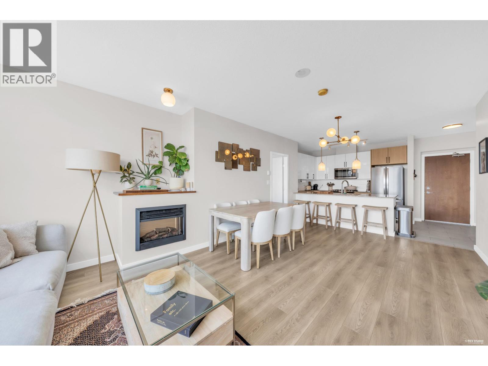 1805 280 ROSS DRIVE, New Westminster