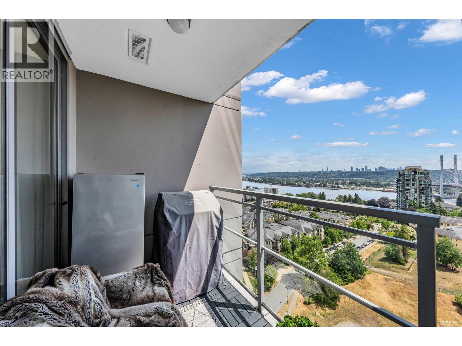 1805 280 ROSS DRIVE, New Westminster