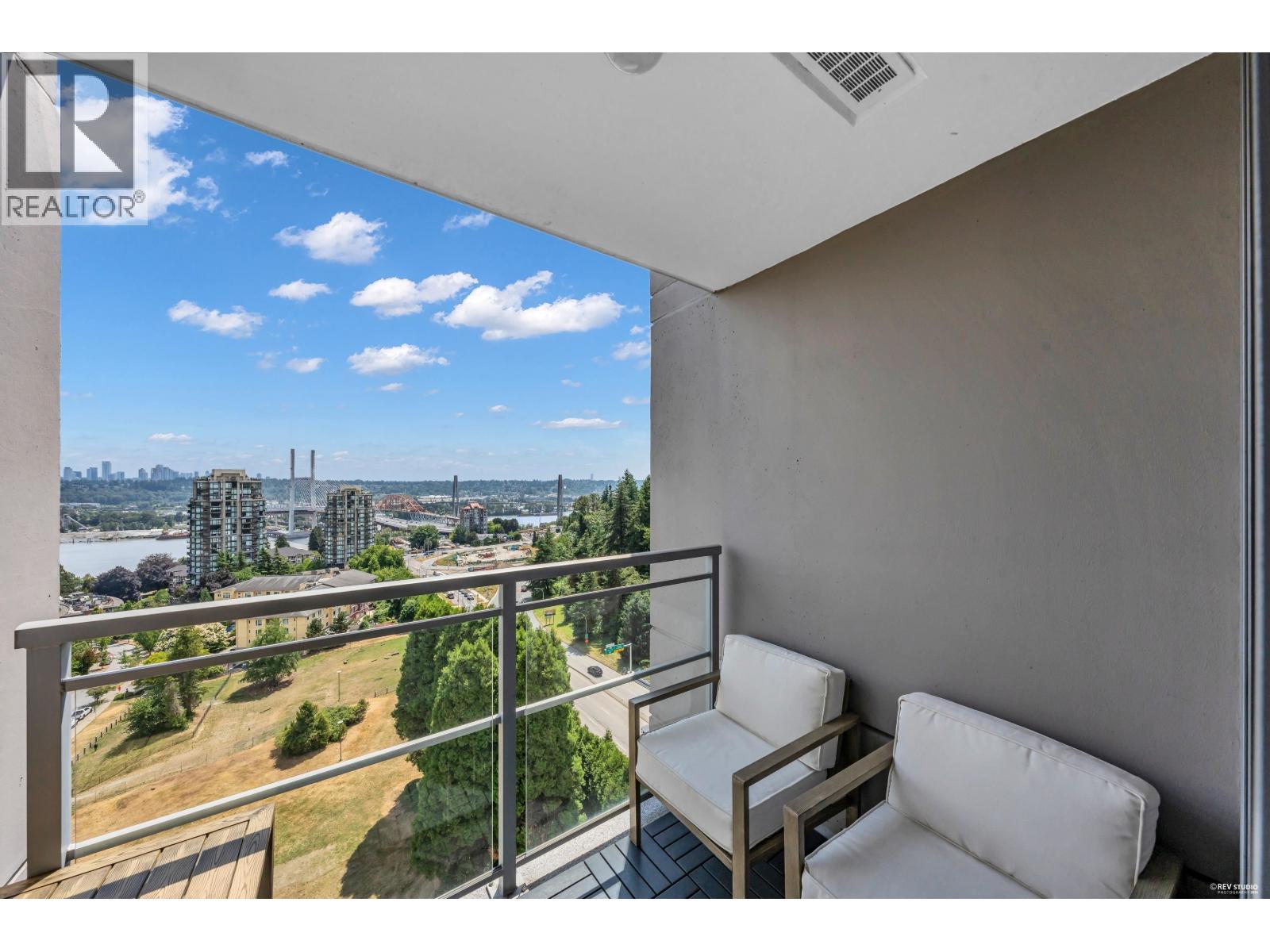 1805 280 ROSS DRIVE, New Westminster