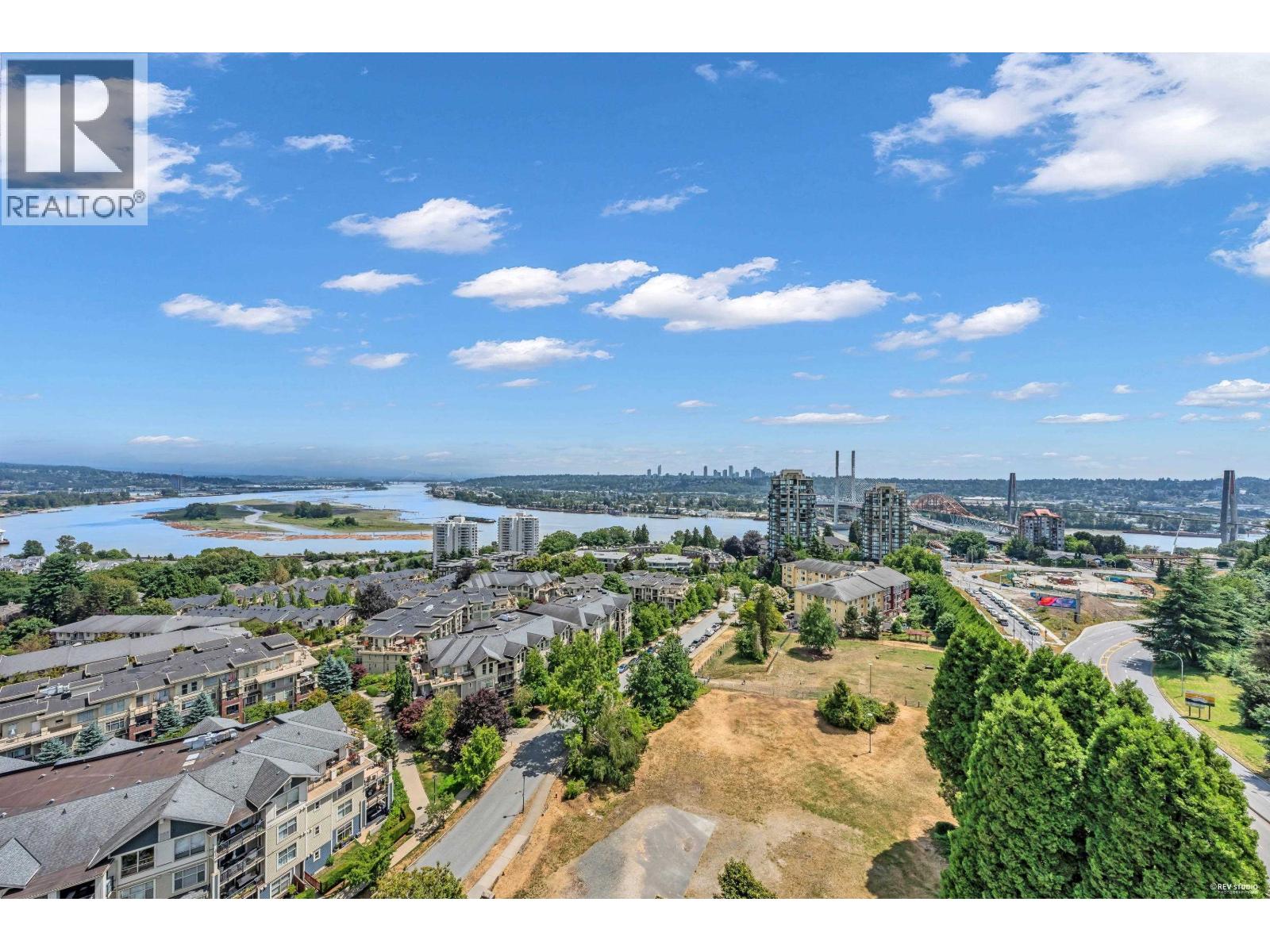 1805 280 ROSS DRIVE, New Westminster
