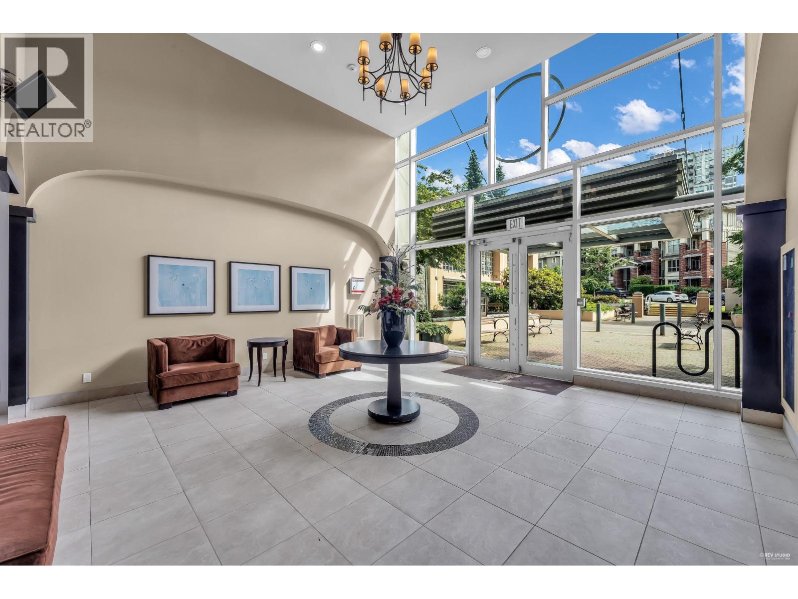 1805 280 ROSS DRIVE, New Westminster