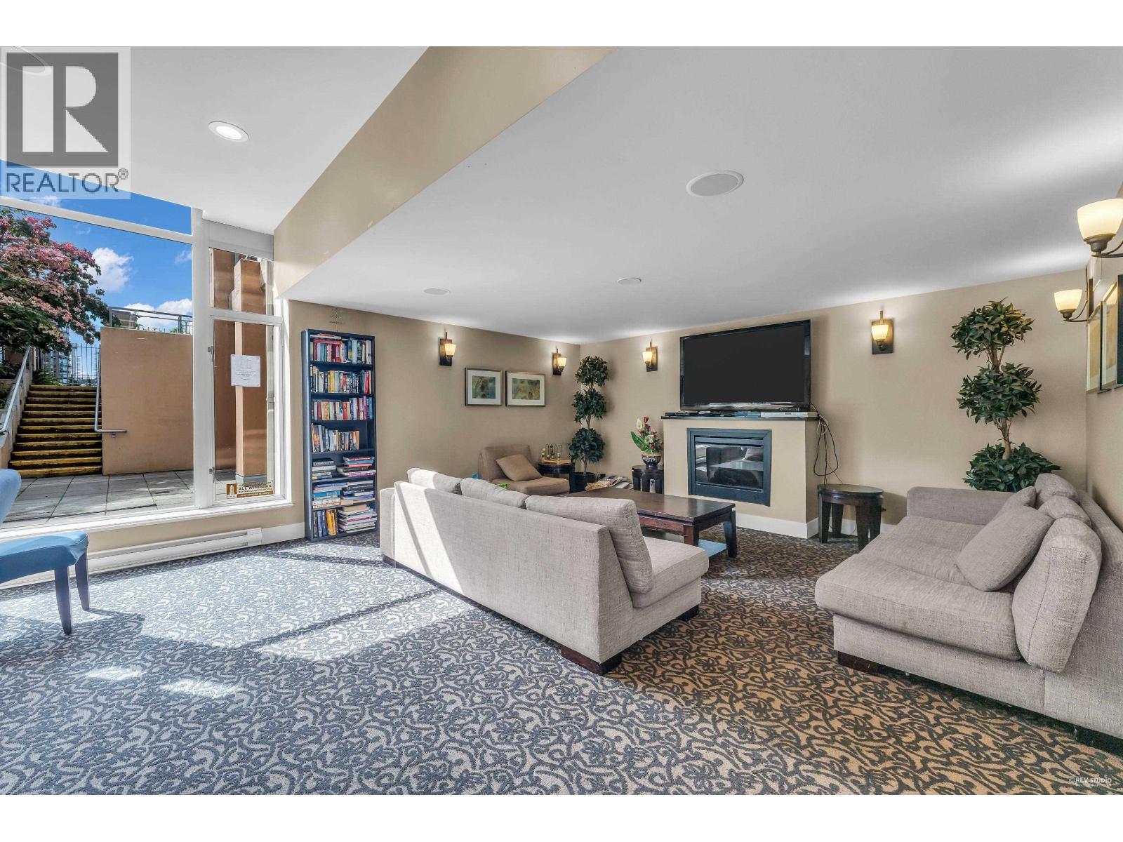 1805 280 ROSS DRIVE, New Westminster