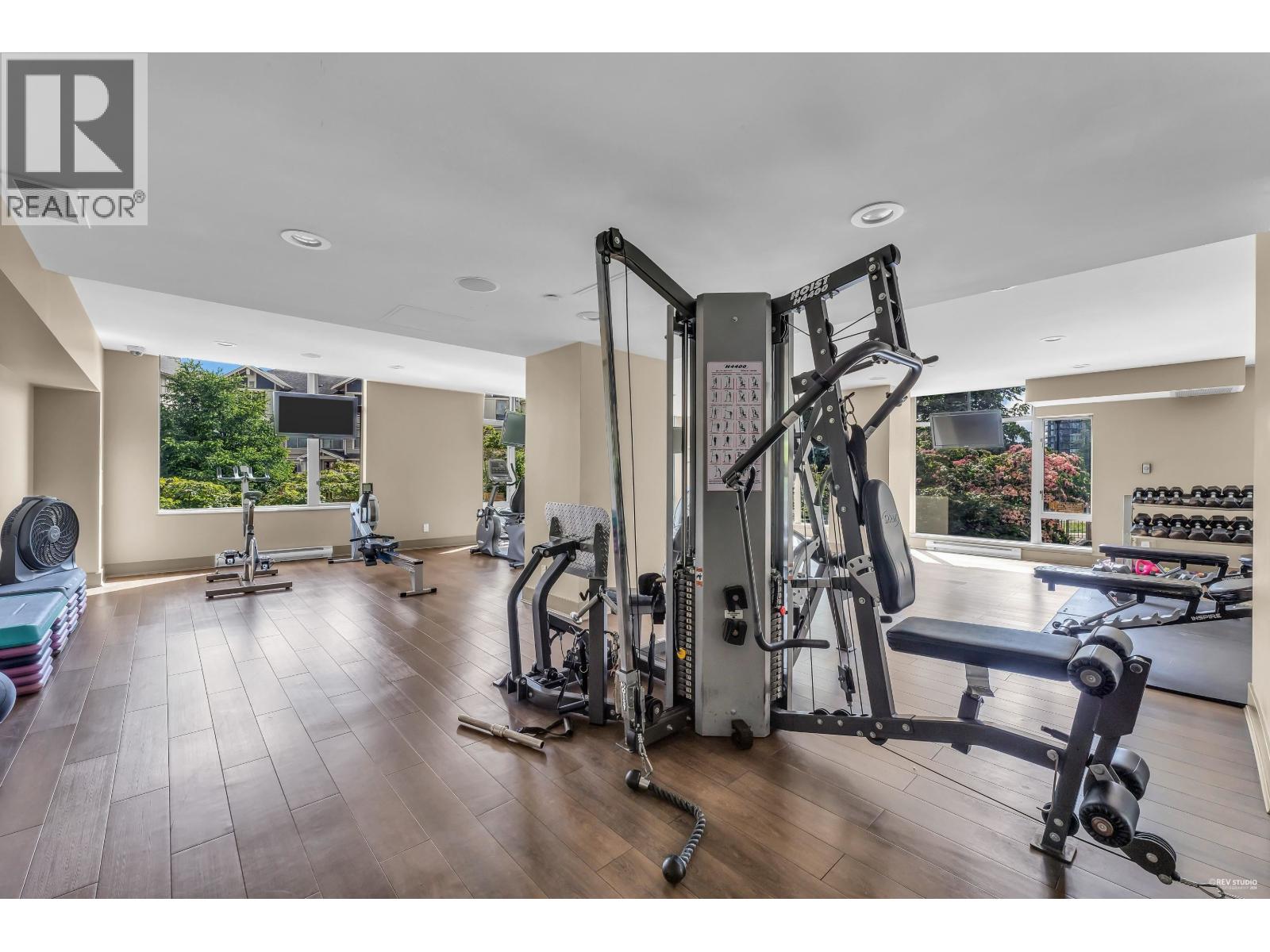 1805 280 ROSS DRIVE, New Westminster