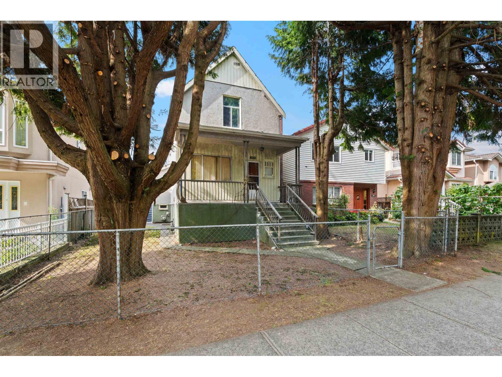 2673 PANDORA STREET, Vancouver