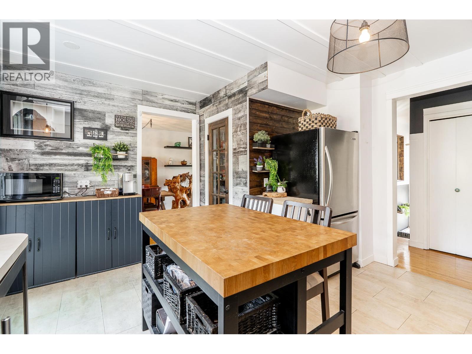 635 MIDVALE STREET, Coquitlam