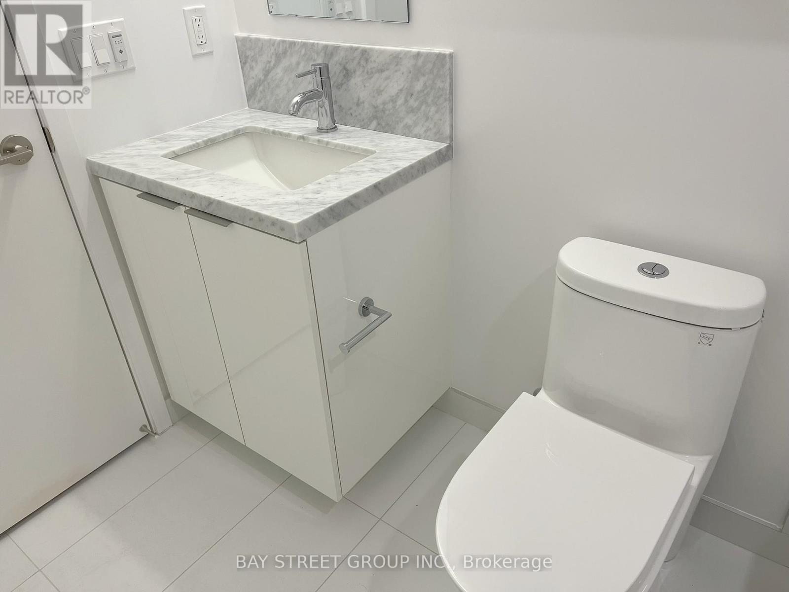 #1904 238 SIMCOE STREET - 18