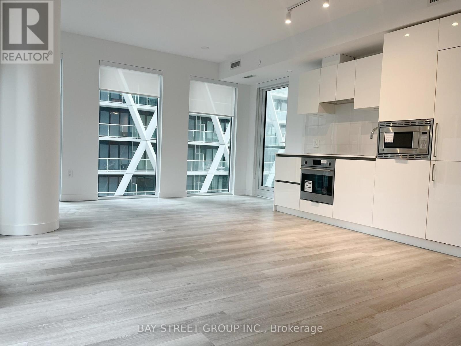 #1904 238 SIMCOE STREET - 3