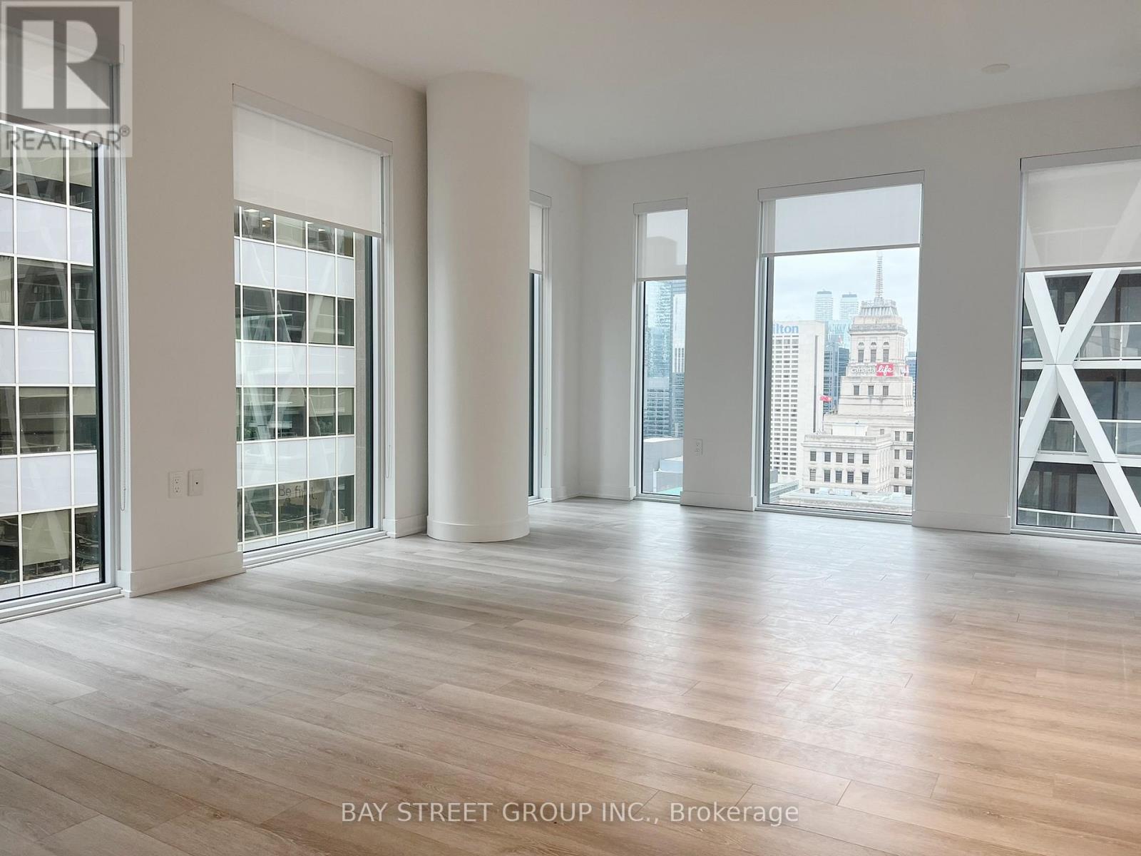 #1904 238 SIMCOE STREET - 4