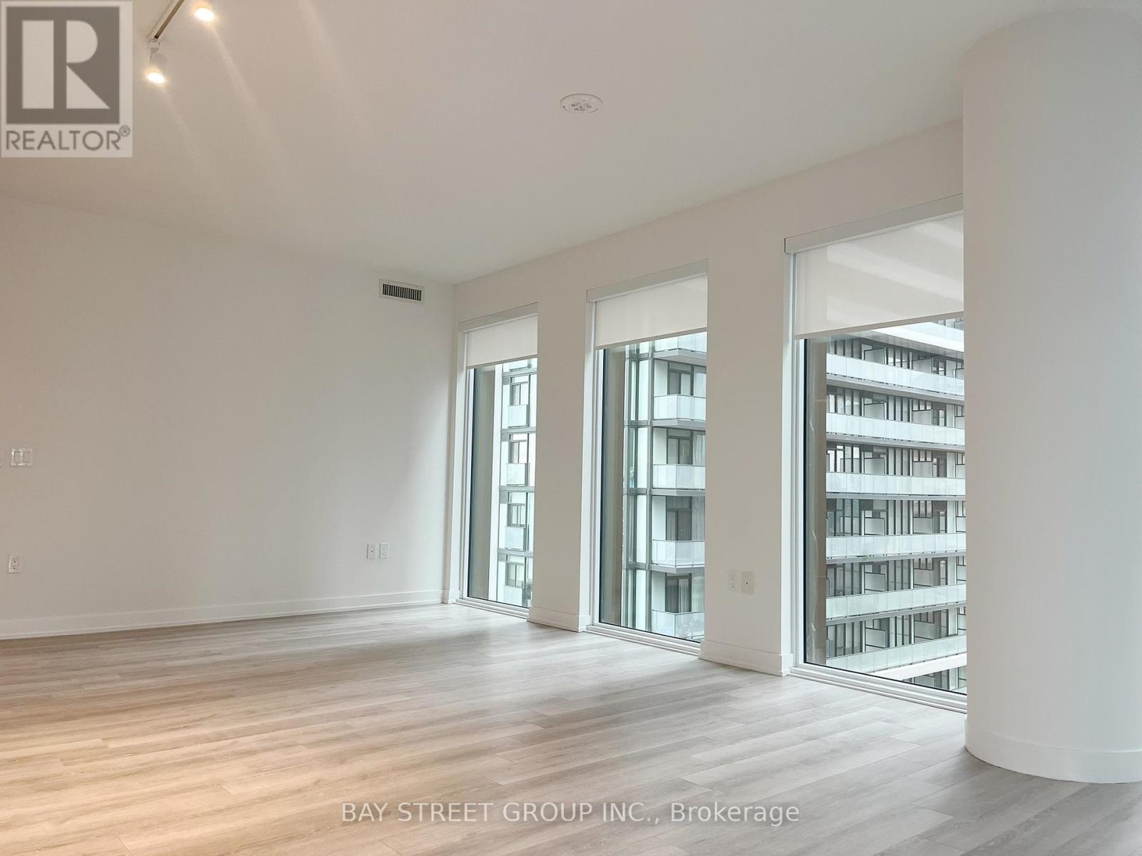 #1904 238 SIMCOE STREET - 5