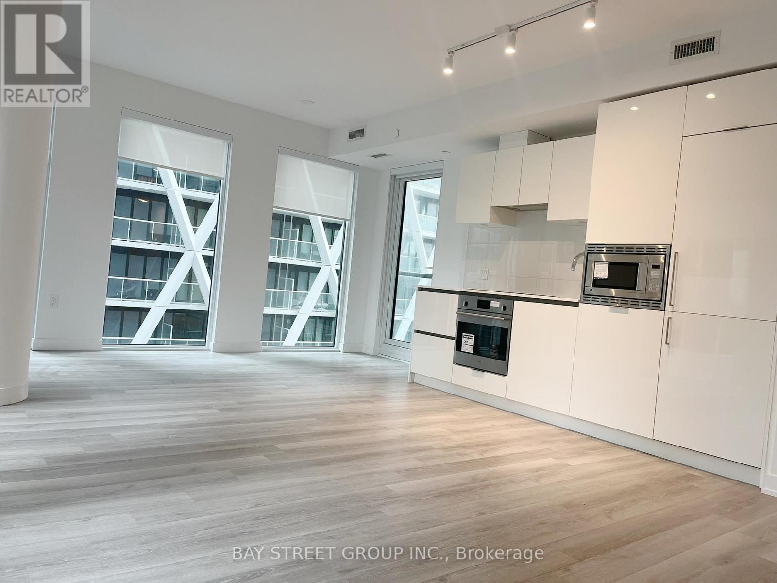 #1904 238 SIMCOE STREET - 6