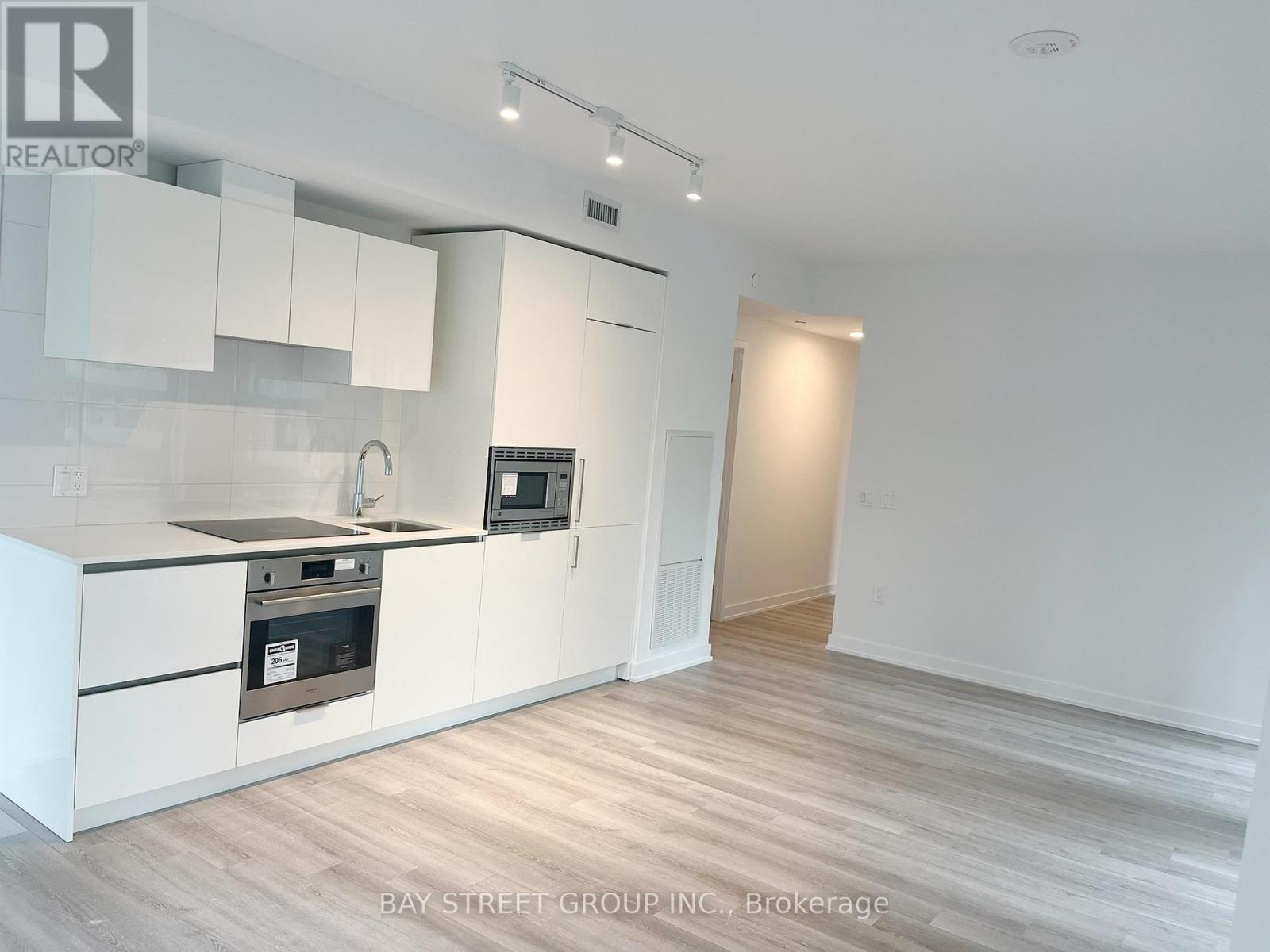 #1904 238 SIMCOE STREET - 9
