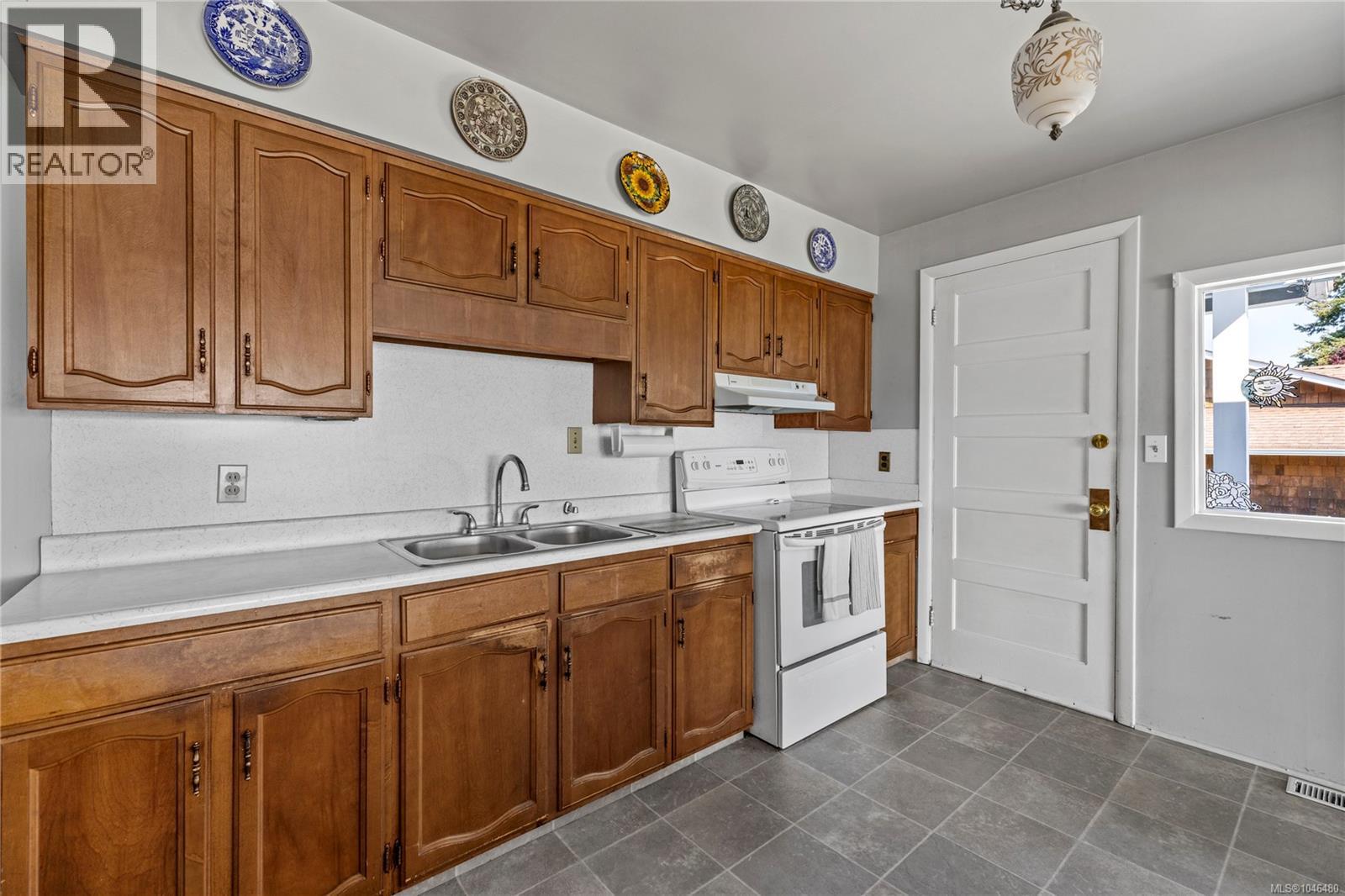 422 Dogwood St, Parksville