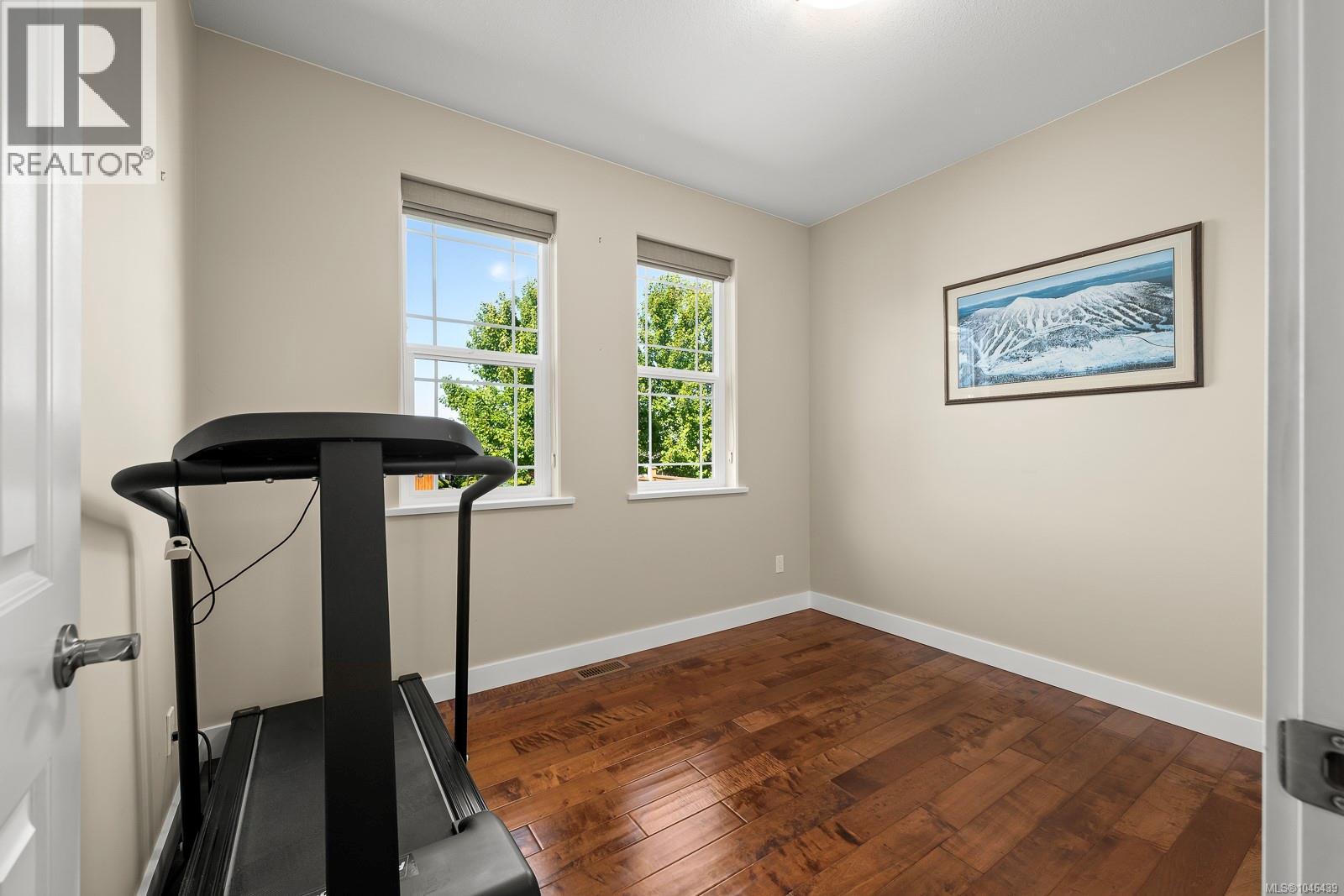 165 Strathcona Way - 14