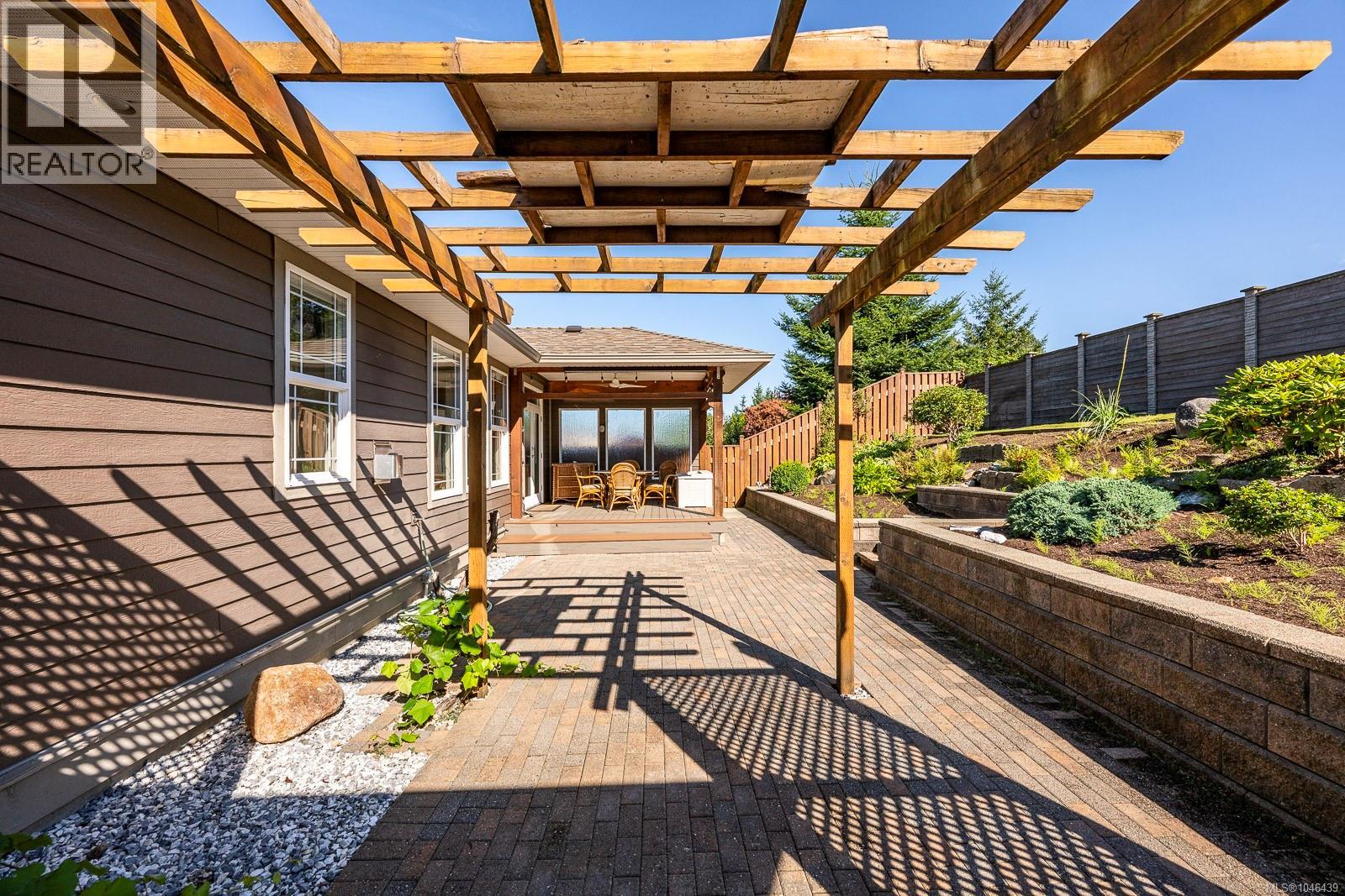 165 Strathcona Way - 24