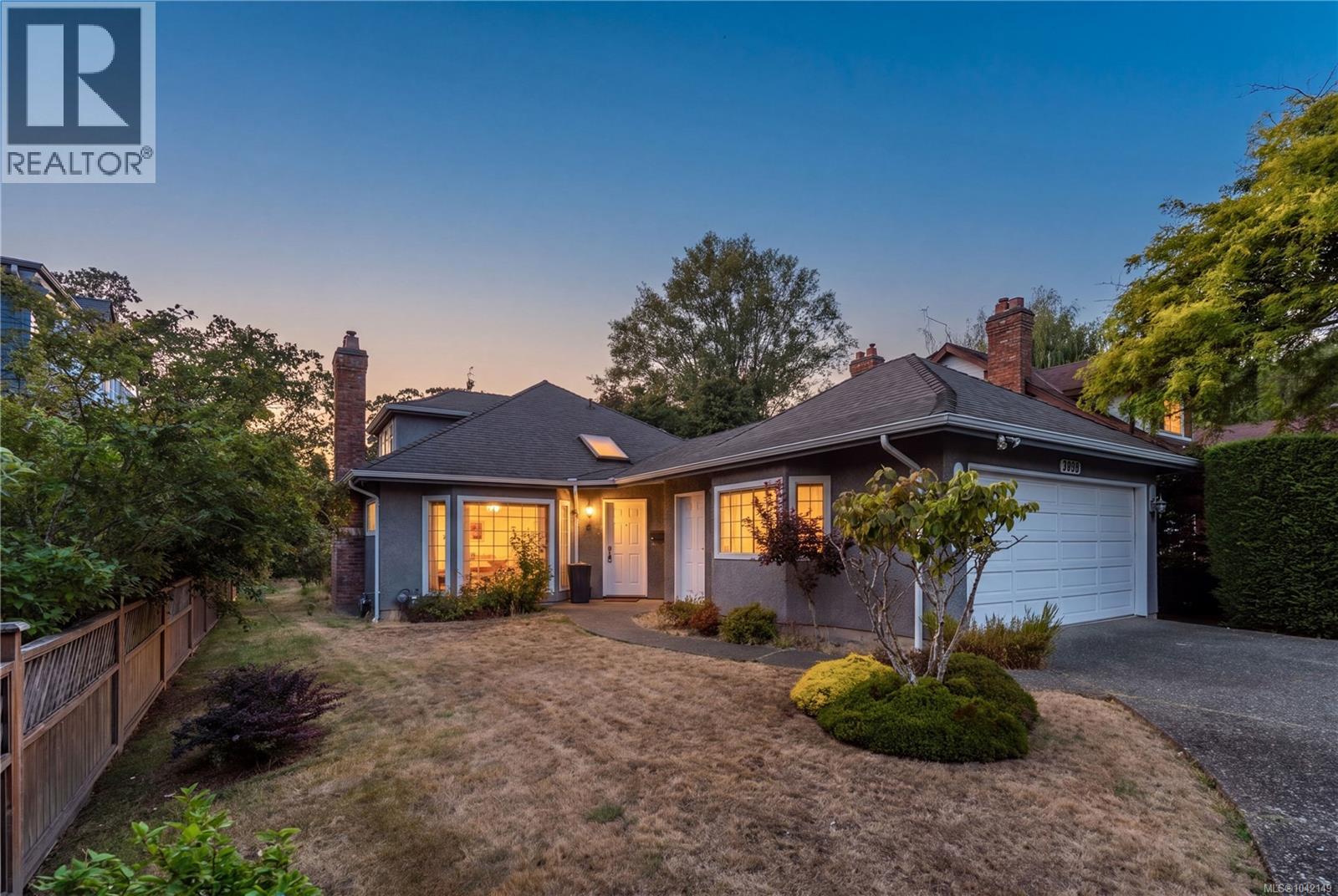 1376 Oliver St, Oak Bay