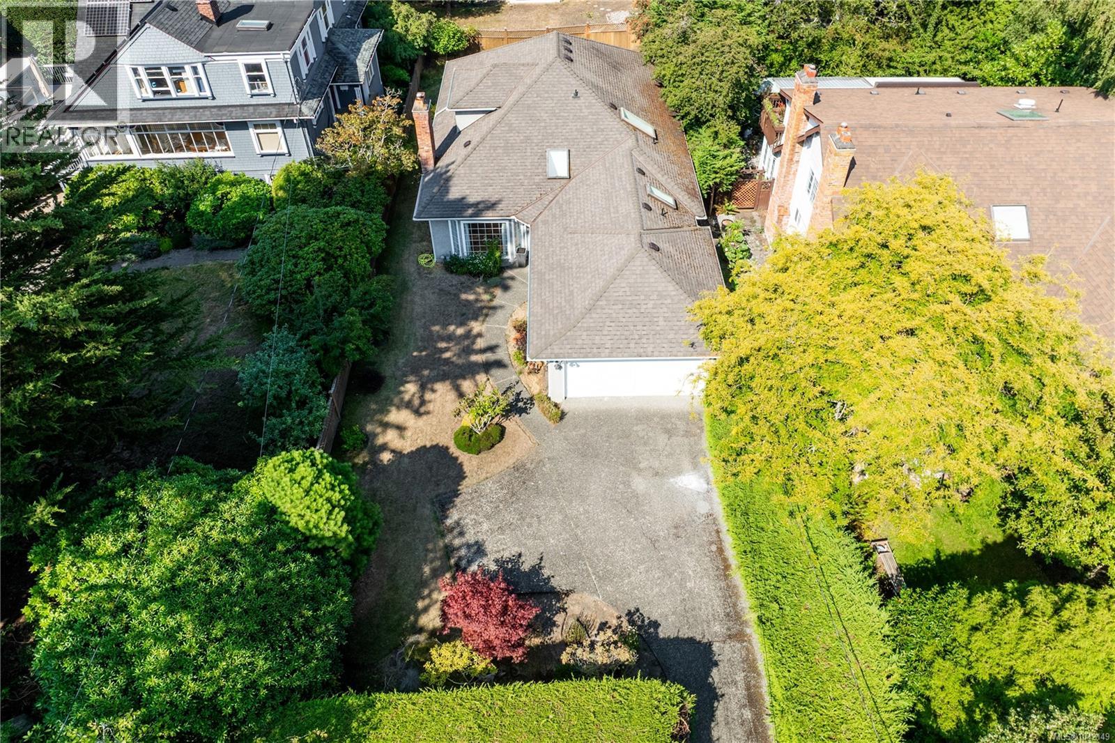 1376 Oliver St, Oak Bay
